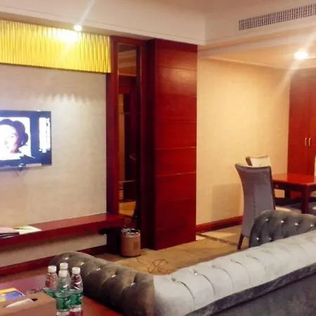 Yong Zhou Bin Hu Hotel 3*